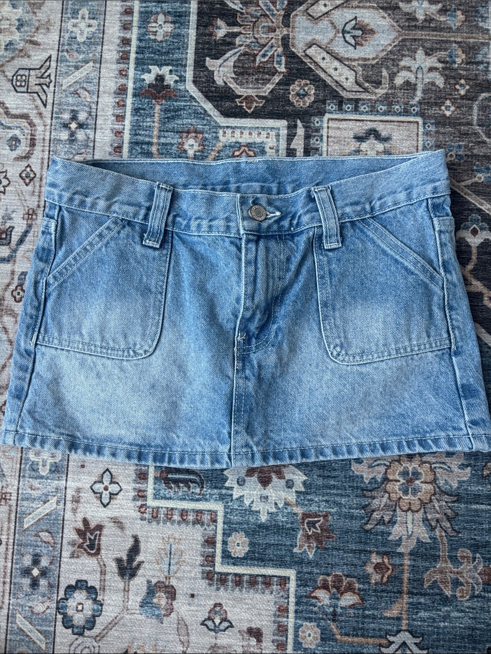 Brandy melville mini denim skirt with cross pockets - Picture 2 of 3